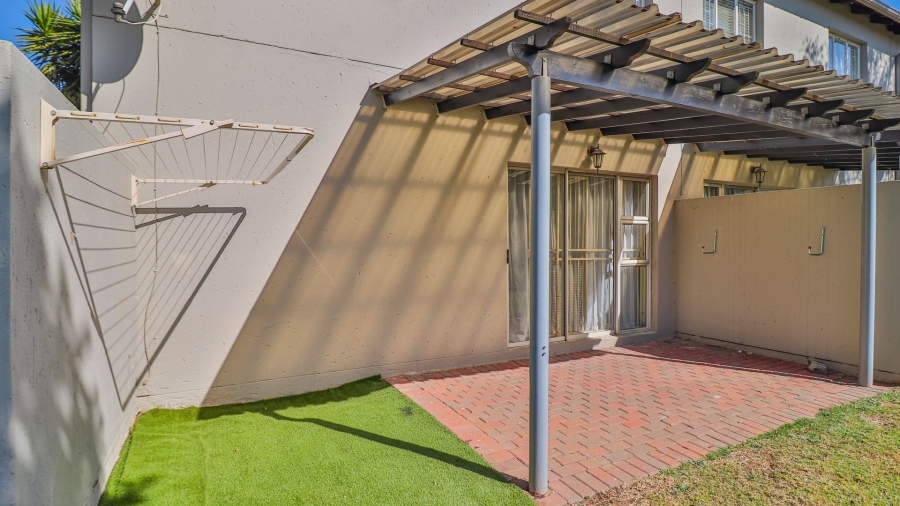 2 Bedroom Property for Sale in Aloe Place Gauteng