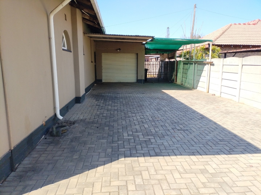 To Let 3 Bedroom Property for Rent in Casseldale Gauteng