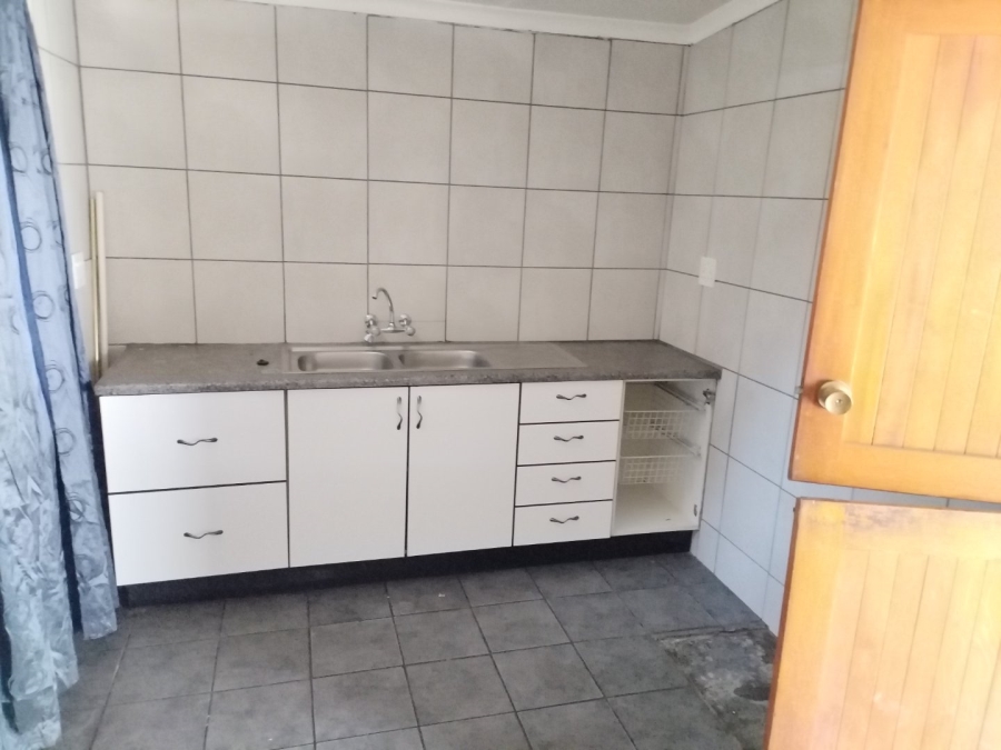 To Let 3 Bedroom Property for Rent in Casseldale Gauteng