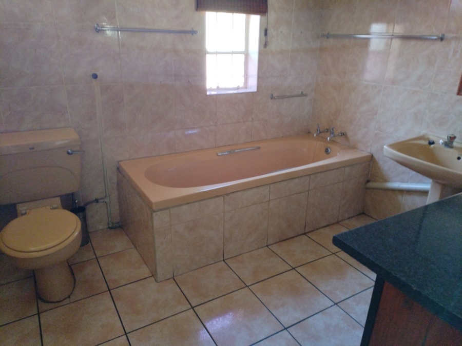 To Let 3 Bedroom Property for Rent in Casseldale Gauteng