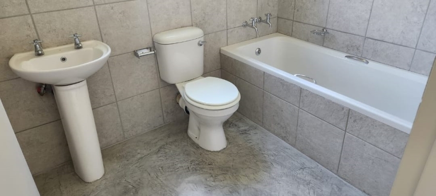 To Let 2 Bedroom Property for Rent in Heatherdale AH Gauteng