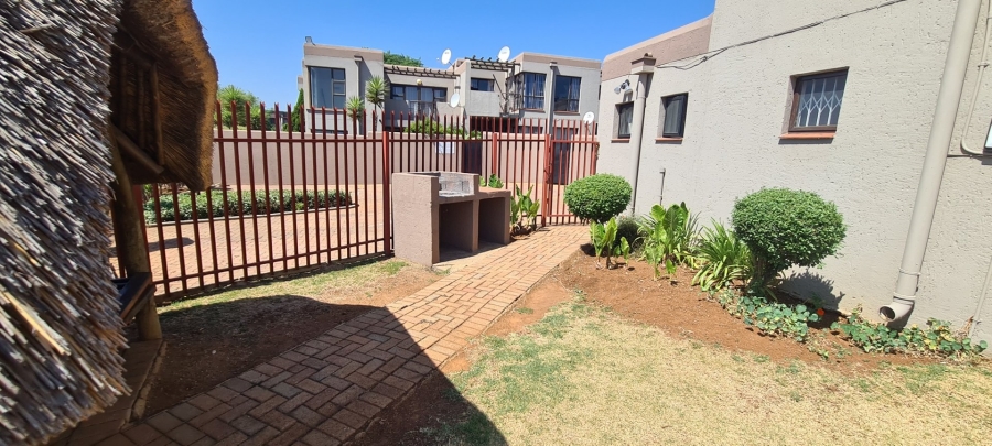 2 Bedroom Property for Sale in Glenvista Gauteng