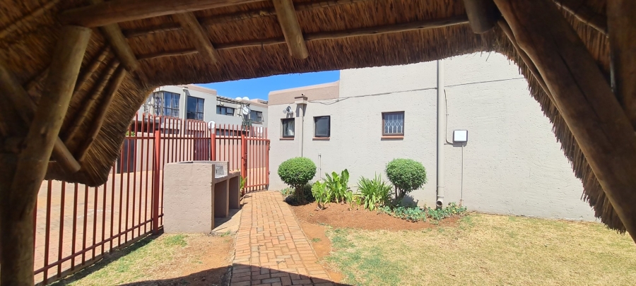 2 Bedroom Property for Sale in Glenvista Gauteng