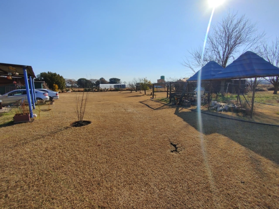 6 Bedroom Property for Sale in Haakdoornboom AH Gauteng