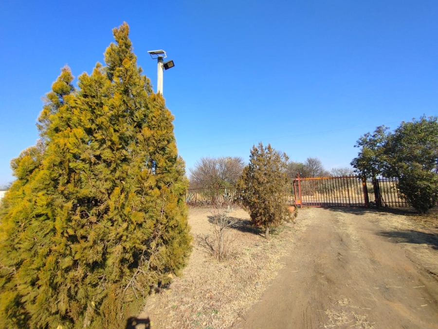 6 Bedroom Property for Sale in Haakdoornboom AH Gauteng