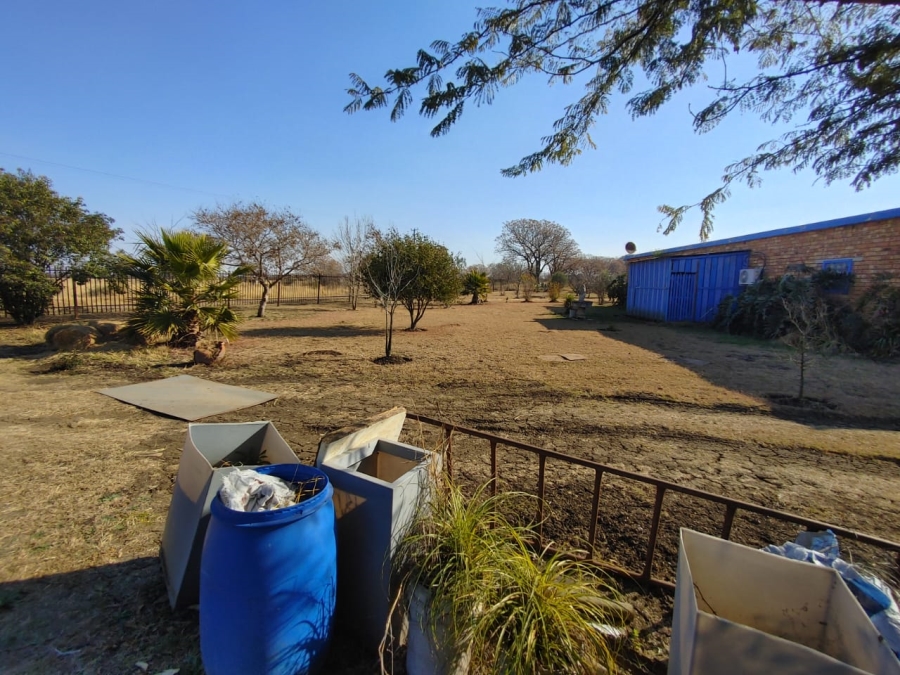 6 Bedroom Property for Sale in Haakdoornboom AH Gauteng