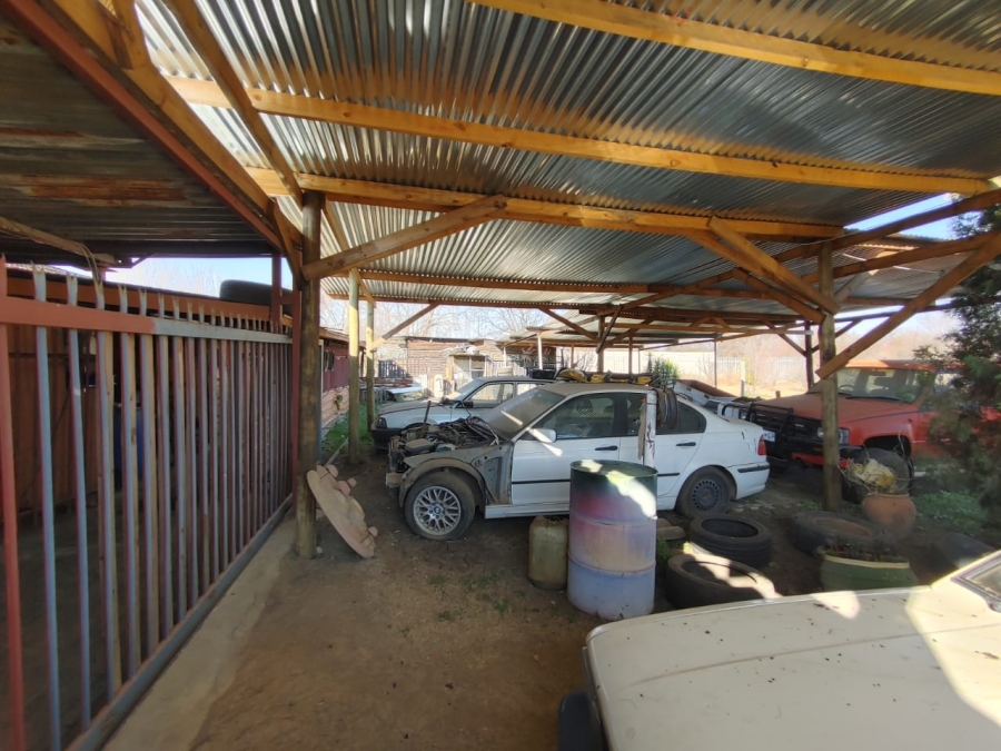 6 Bedroom Property for Sale in Haakdoornboom AH Gauteng