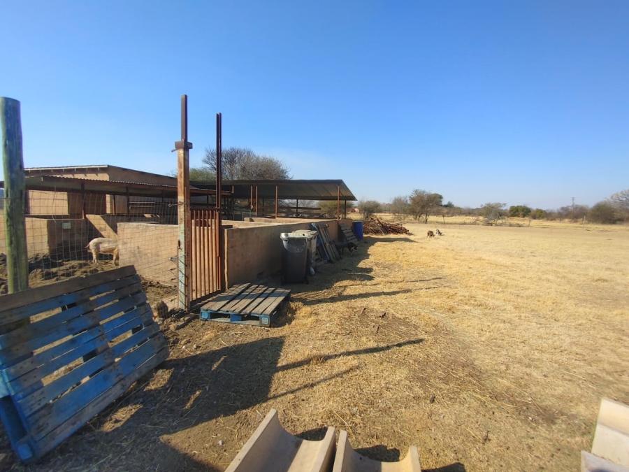 6 Bedroom Property for Sale in Haakdoornboom AH Gauteng
