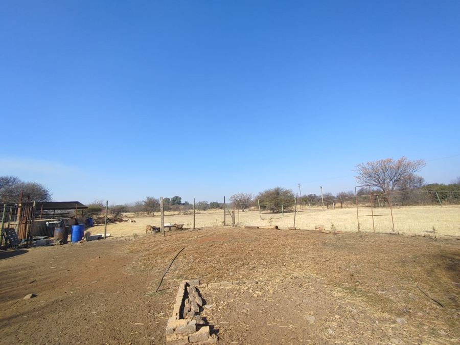 6 Bedroom Property for Sale in Haakdoornboom AH Gauteng