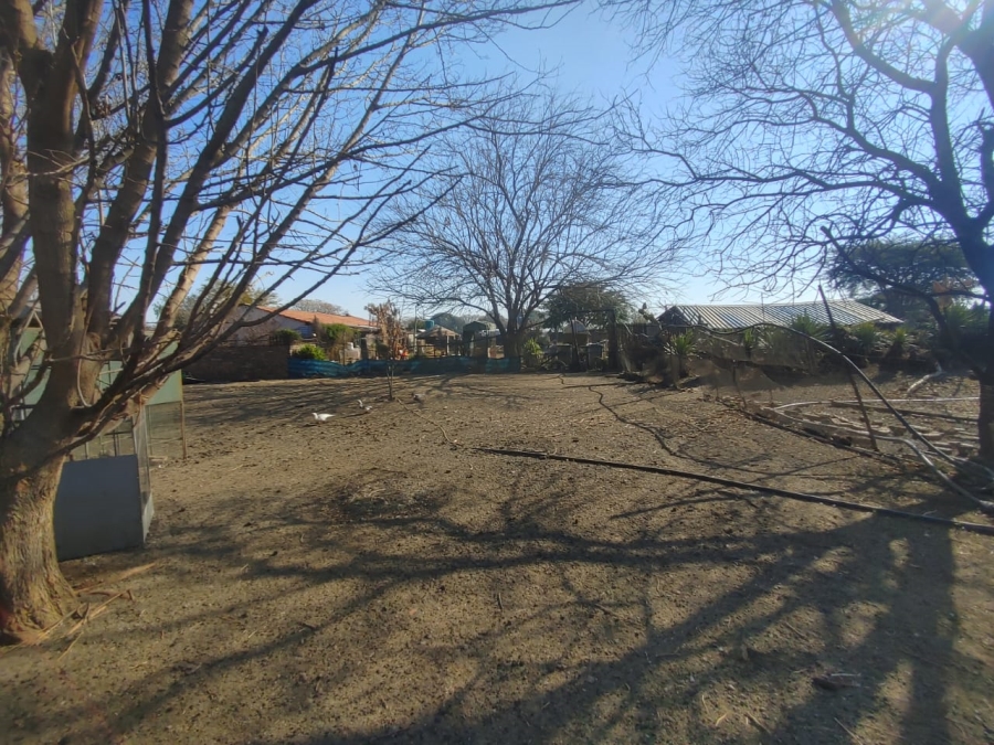 6 Bedroom Property for Sale in Haakdoornboom AH Gauteng