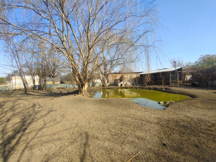 6 Bedroom Property for Sale in Haakdoornboom AH Gauteng