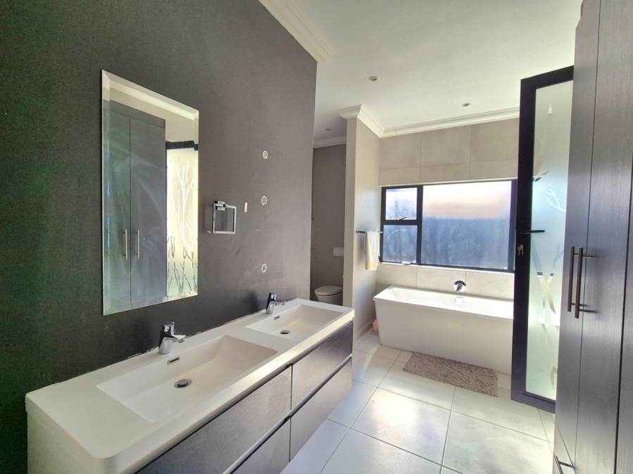 4 Bedroom Property for Sale in Midlands Estate Gauteng