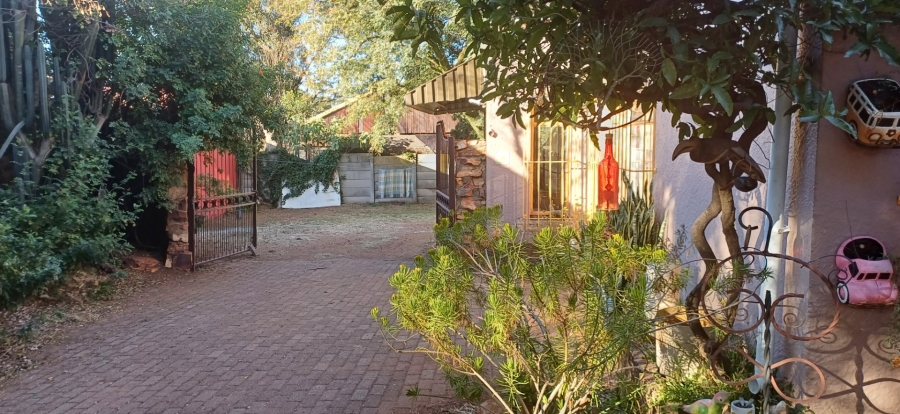5 Bedroom Property for Sale in Sunnyrock Gauteng