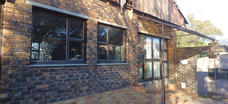 5 Bedroom Property for Sale in Sunnyrock Gauteng