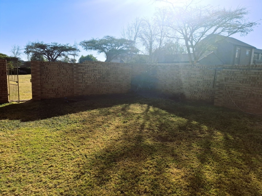 To Let 2 Bedroom Property for Rent in Mooikloof Ridge Gauteng