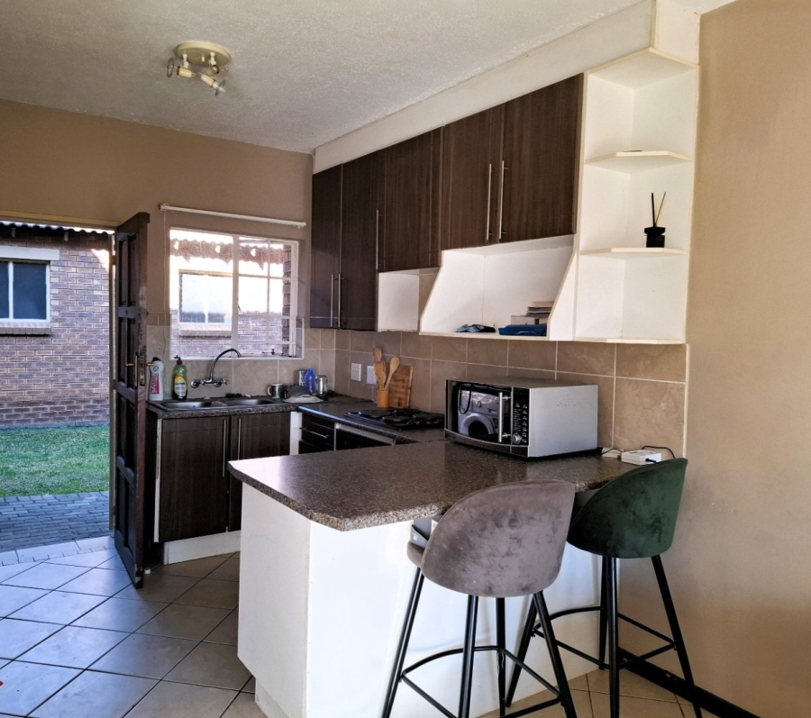 To Let 2 Bedroom Property for Rent in Mooikloof Ridge Gauteng