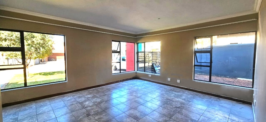4 Bedroom Property for Sale in The Meadows Gauteng