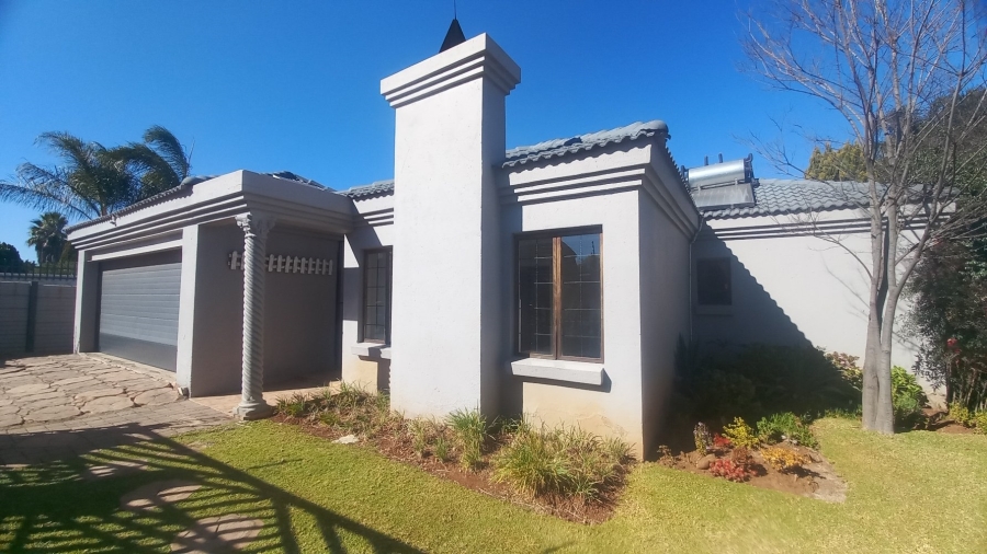 To Let 3 Bedroom Property for Rent in Moreleta Park Gauteng