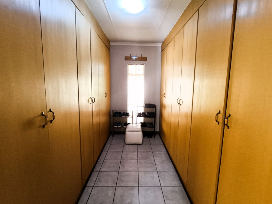 3 Bedroom Property for Sale in Eldoglen Gauteng