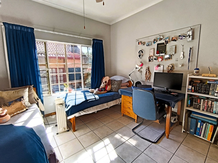 3 Bedroom Property for Sale in Eldoglen Gauteng
