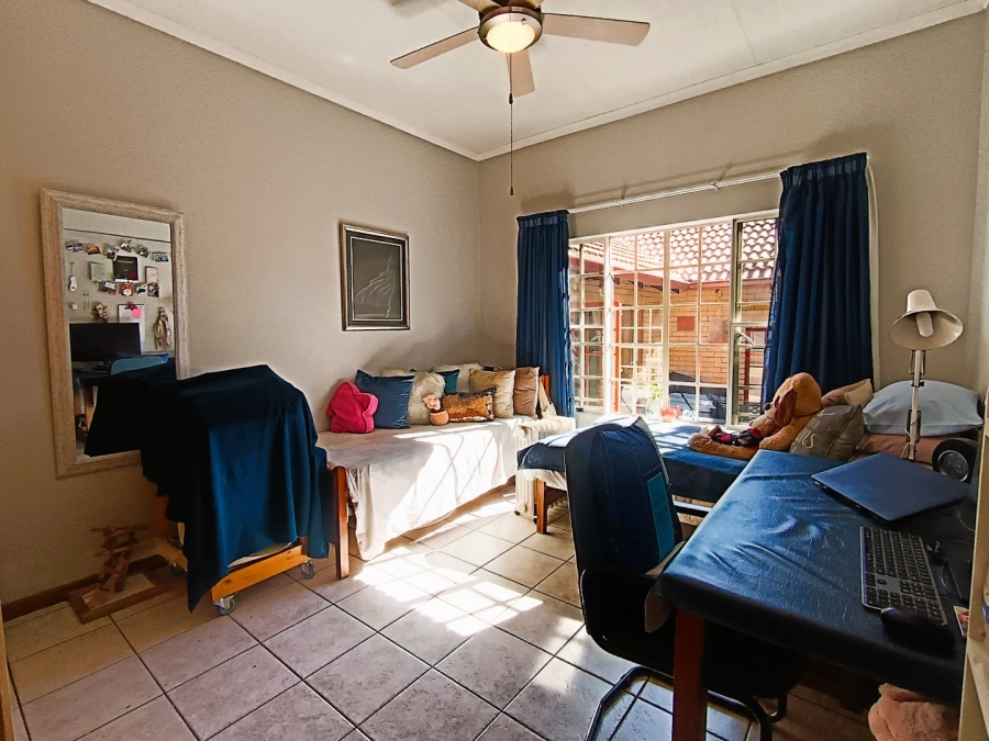 3 Bedroom Property for Sale in Eldoglen Gauteng