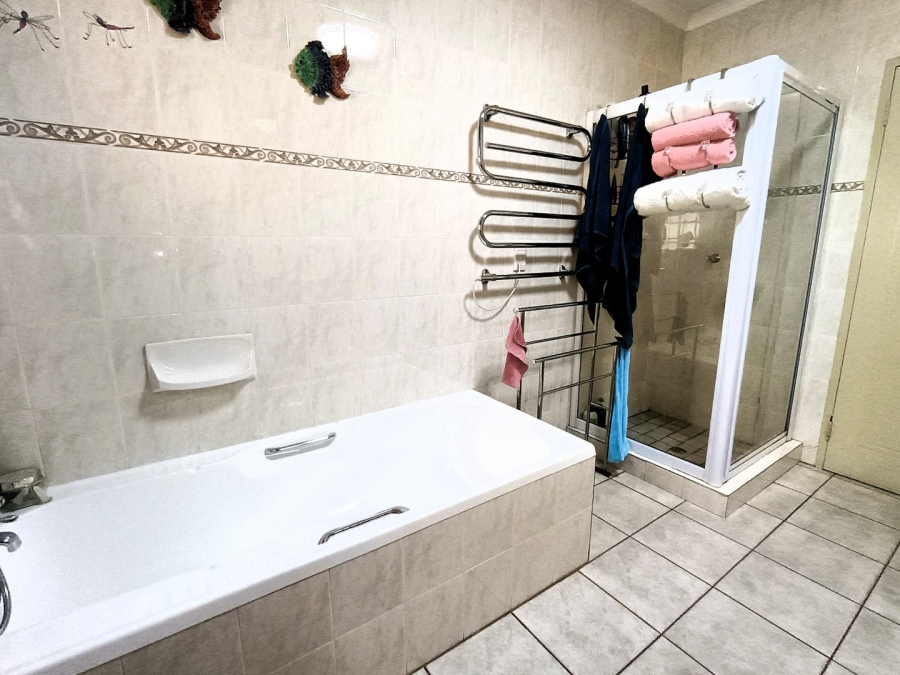 3 Bedroom Property for Sale in Eldoglen Gauteng