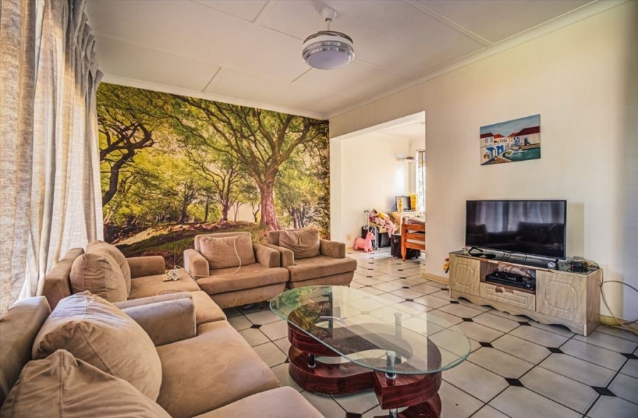 3 Bedroom Property for Sale in Rhodesfield Gauteng
