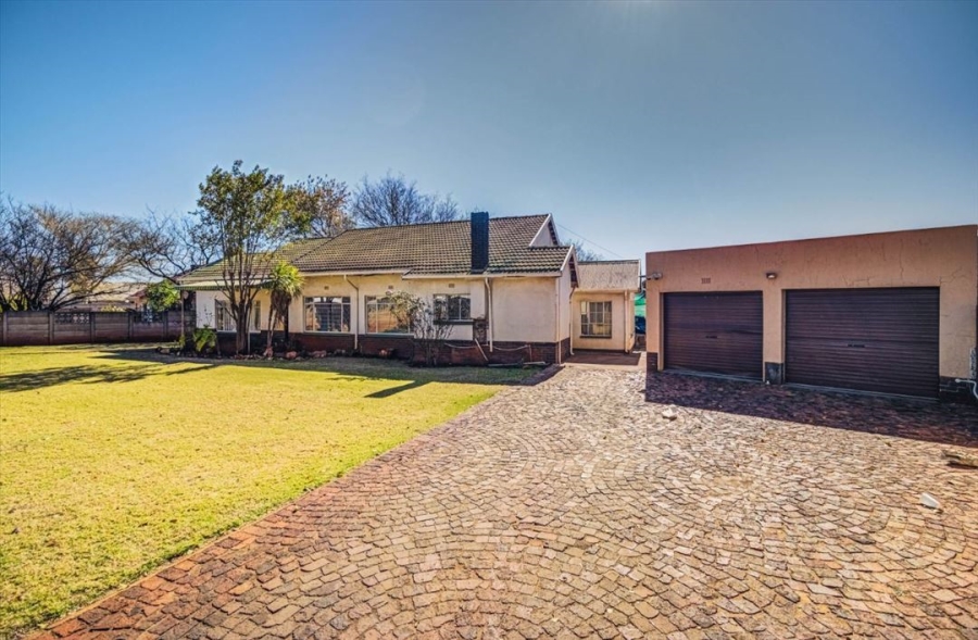 3 Bedroom Property for Sale in Rhodesfield Gauteng