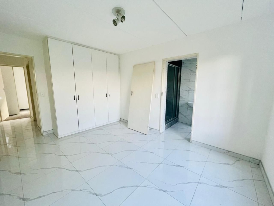 To Let 2 Bedroom Property for Rent in Edenvale Central Gauteng