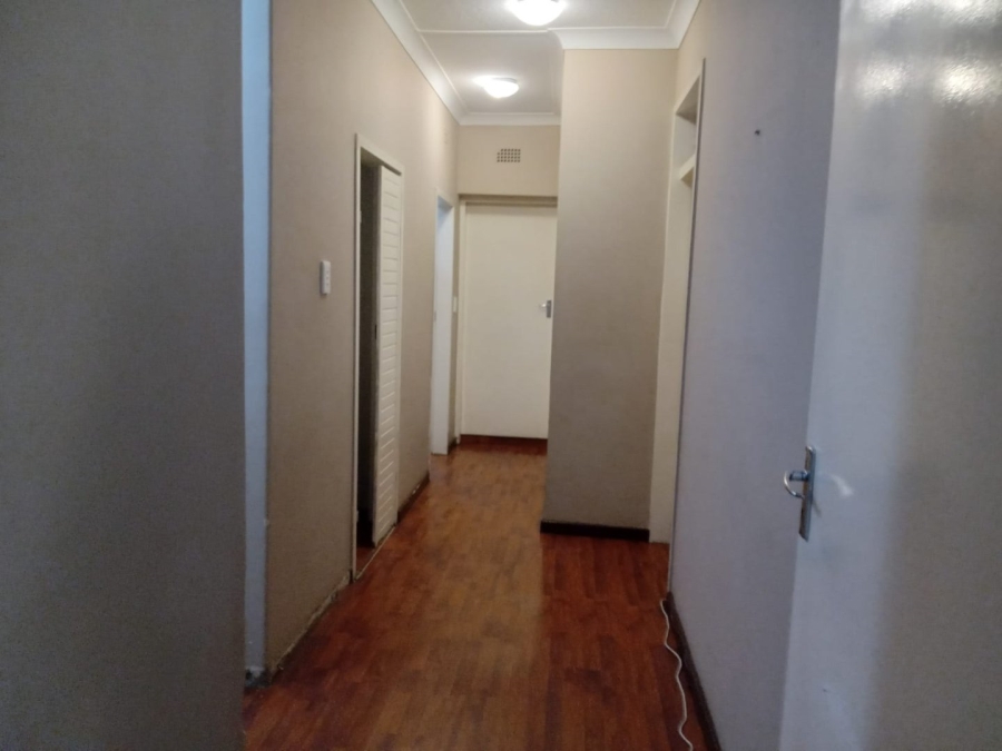 To Let 4 Bedroom Property for Rent in Rembrandt Park Gauteng