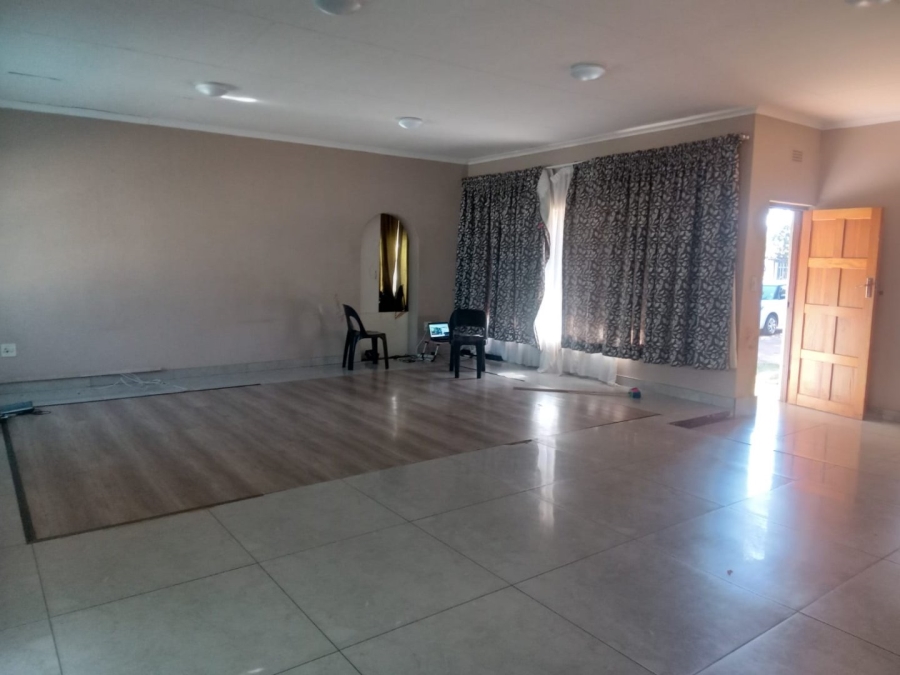 To Let 4 Bedroom Property for Rent in Rembrandt Park Gauteng