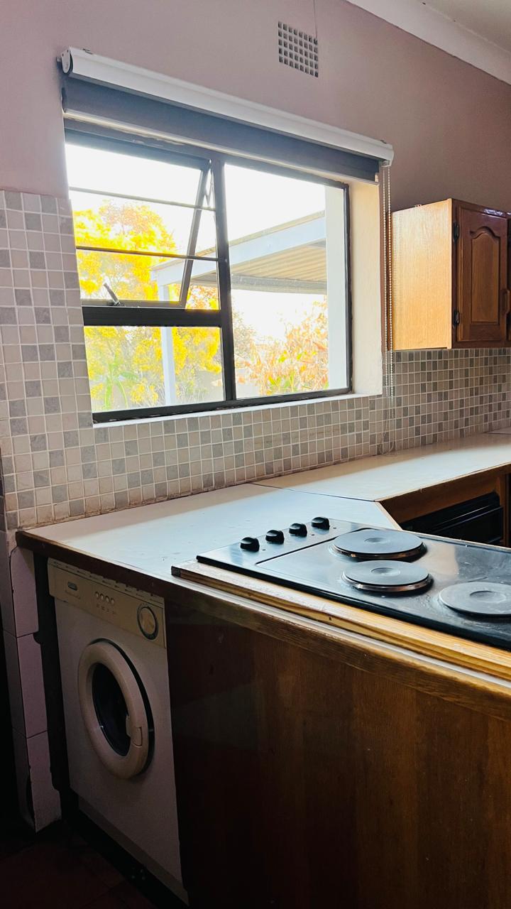 To Let 4 Bedroom Property for Rent in Rembrandt Park Gauteng