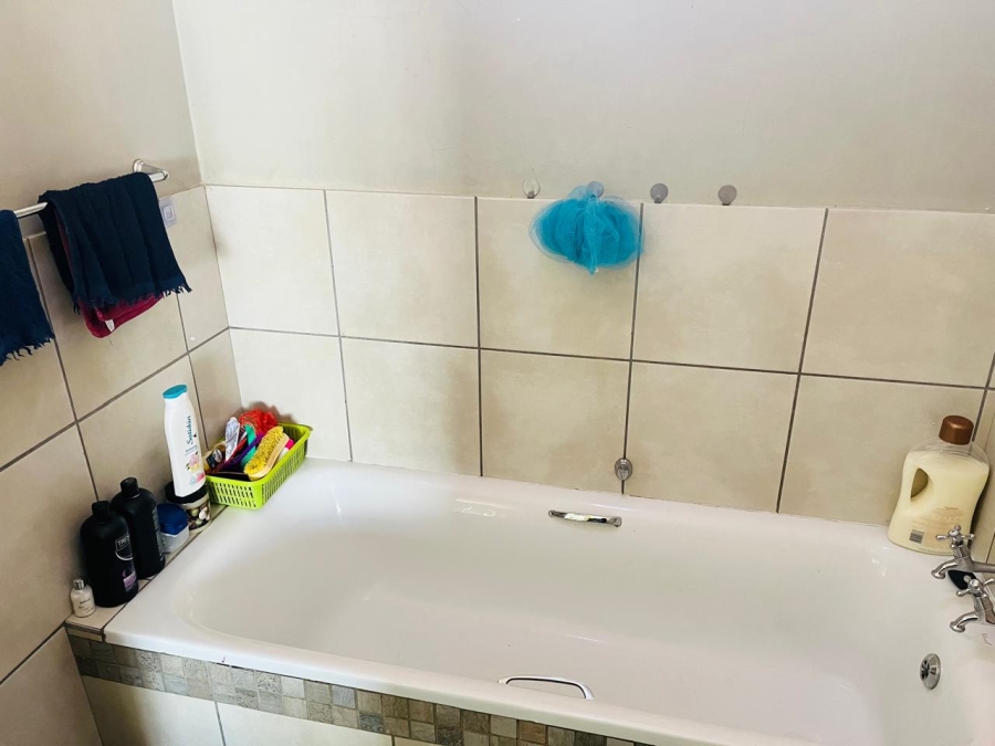 2 Bedroom Property for Sale in Mahube Valley Gauteng