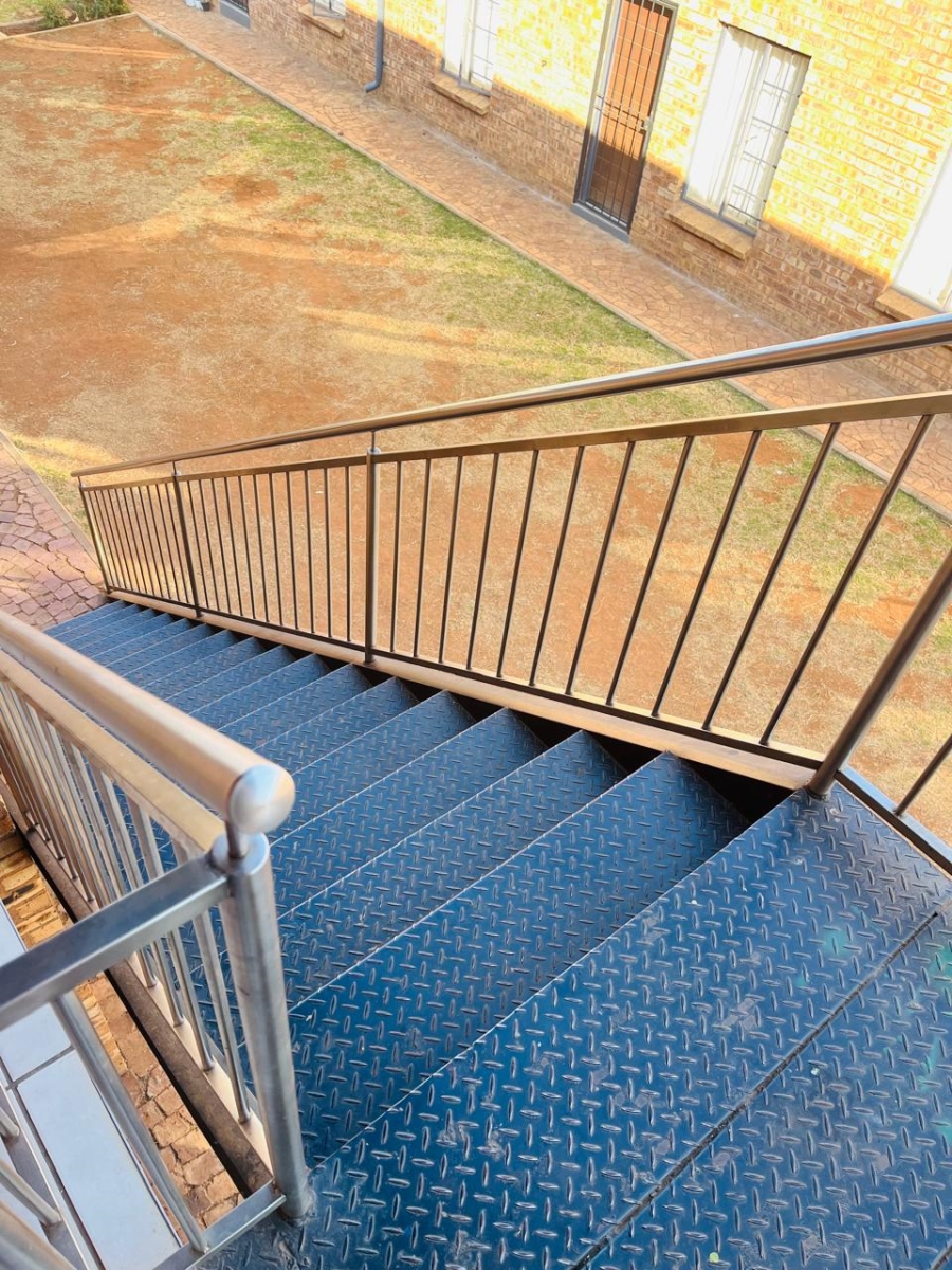 2 Bedroom Property for Sale in Mahube Valley Gauteng