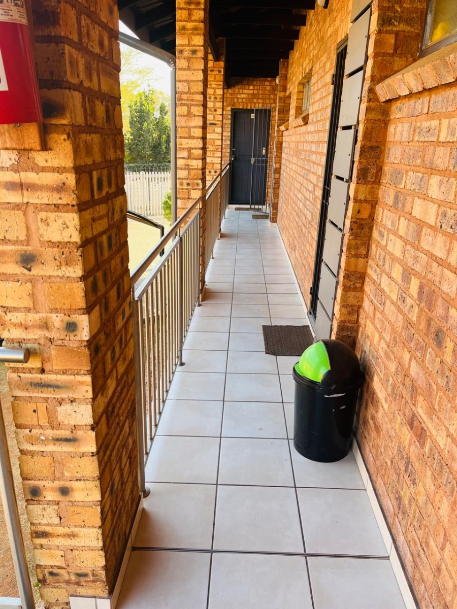2 Bedroom Property for Sale in Mahube Valley Gauteng