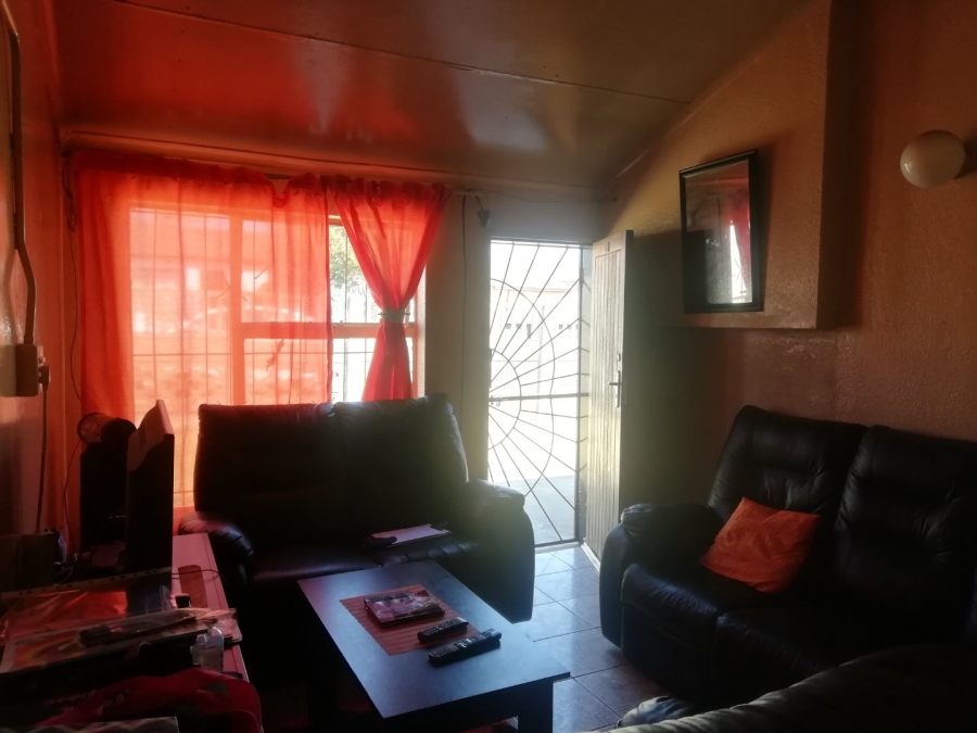To Let 2 Bedroom Property for Rent in Alrapark Gauteng