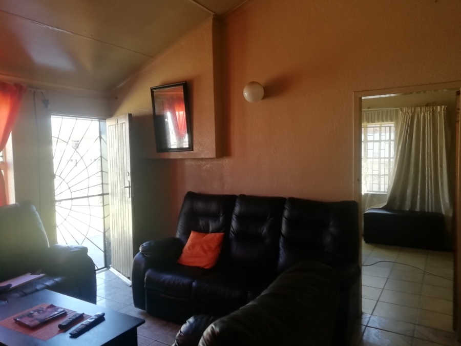 To Let 2 Bedroom Property for Rent in Alrapark Gauteng