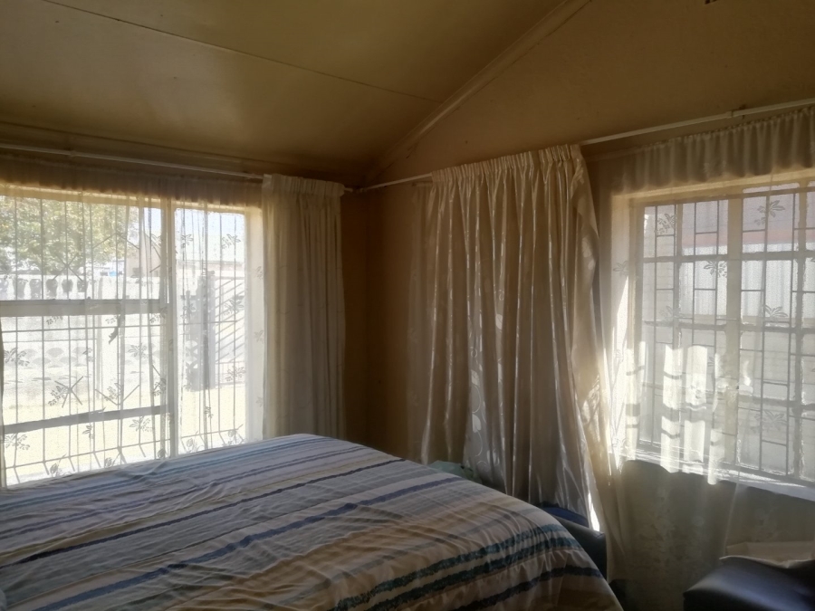 To Let 2 Bedroom Property for Rent in Alrapark Gauteng