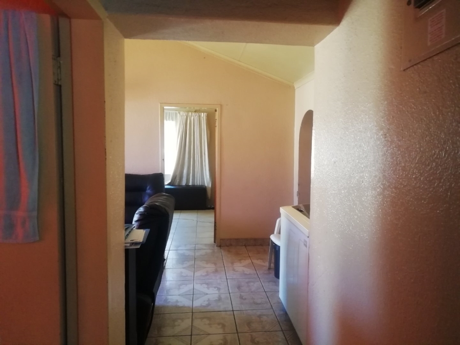 To Let 2 Bedroom Property for Rent in Alrapark Gauteng