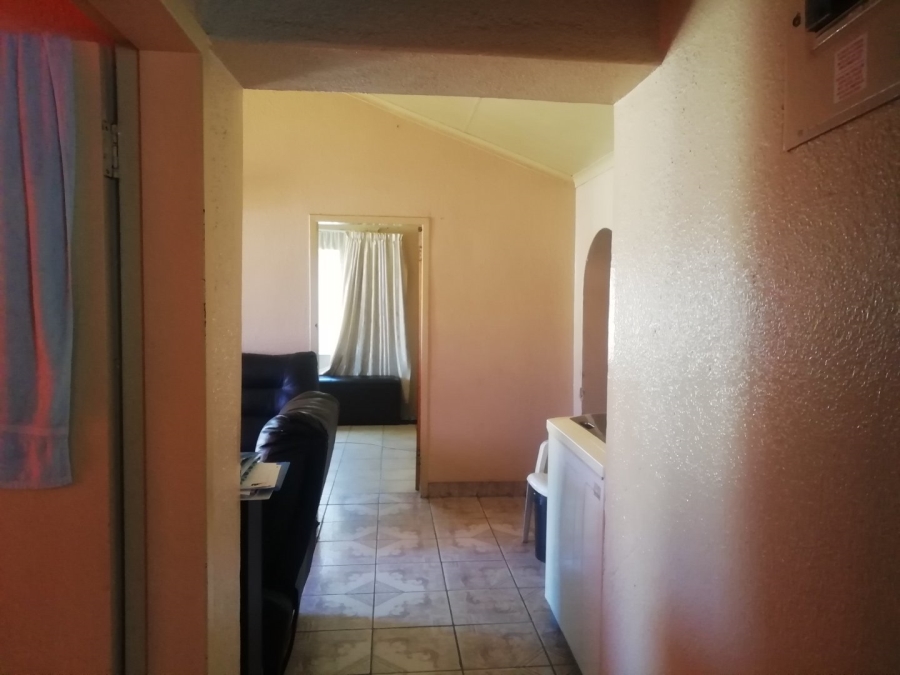 To Let 2 Bedroom Property for Rent in Alrapark Gauteng