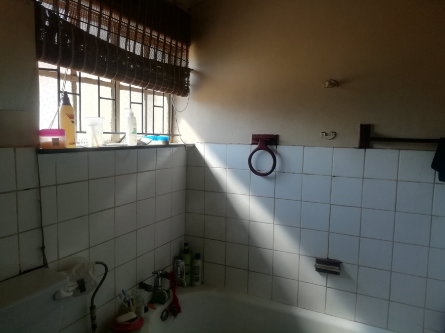 To Let 2 Bedroom Property for Rent in Alrapark Gauteng