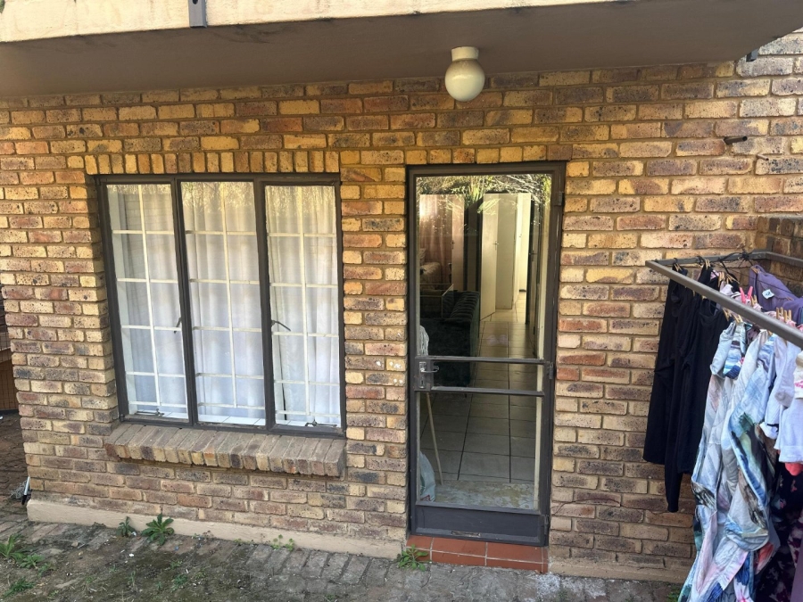 2 Bedroom Property for Sale in Gezina Gauteng