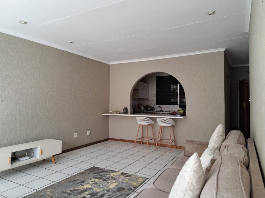 To Let 2 Bedroom Property for Rent in Atholl Gauteng
