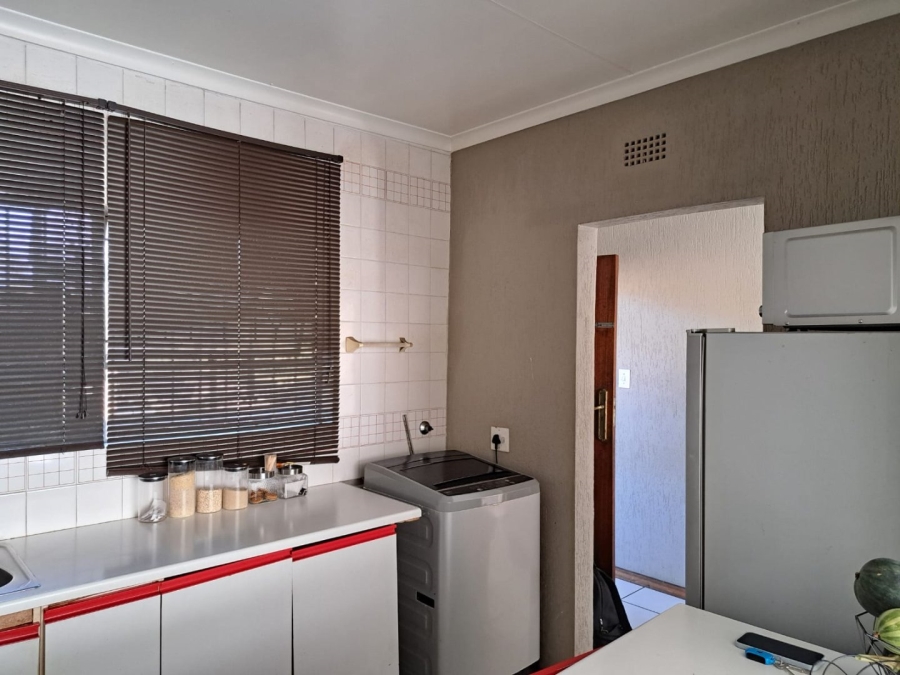 To Let 2 Bedroom Property for Rent in Atholl Gauteng