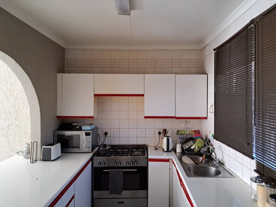 To Let 2 Bedroom Property for Rent in Atholl Gauteng