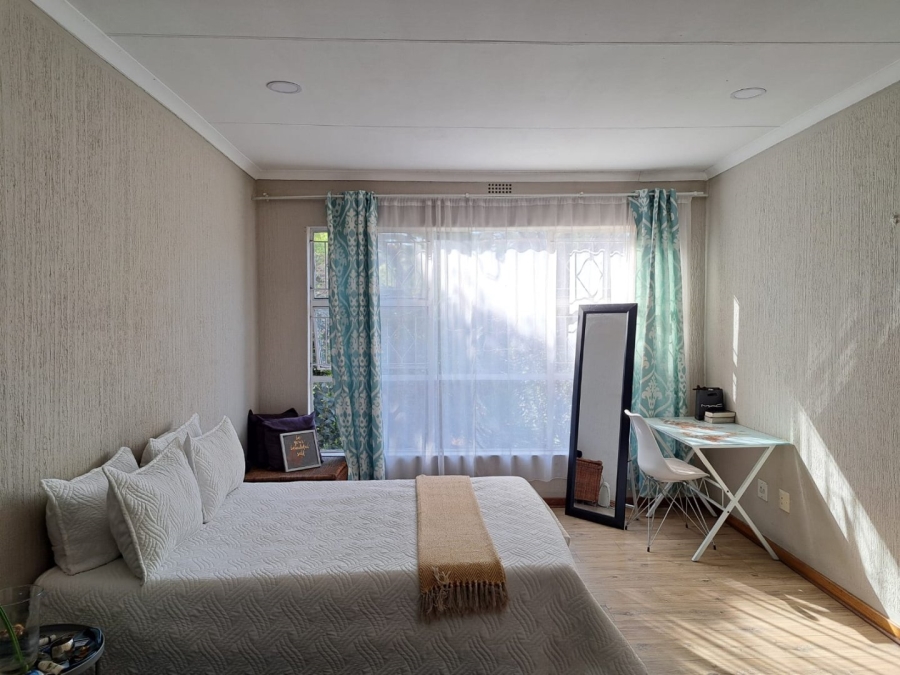 To Let 2 Bedroom Property for Rent in Atholl Gauteng