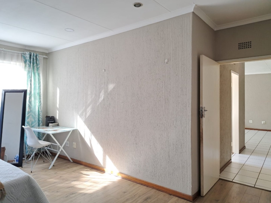 To Let 2 Bedroom Property for Rent in Atholl Gauteng