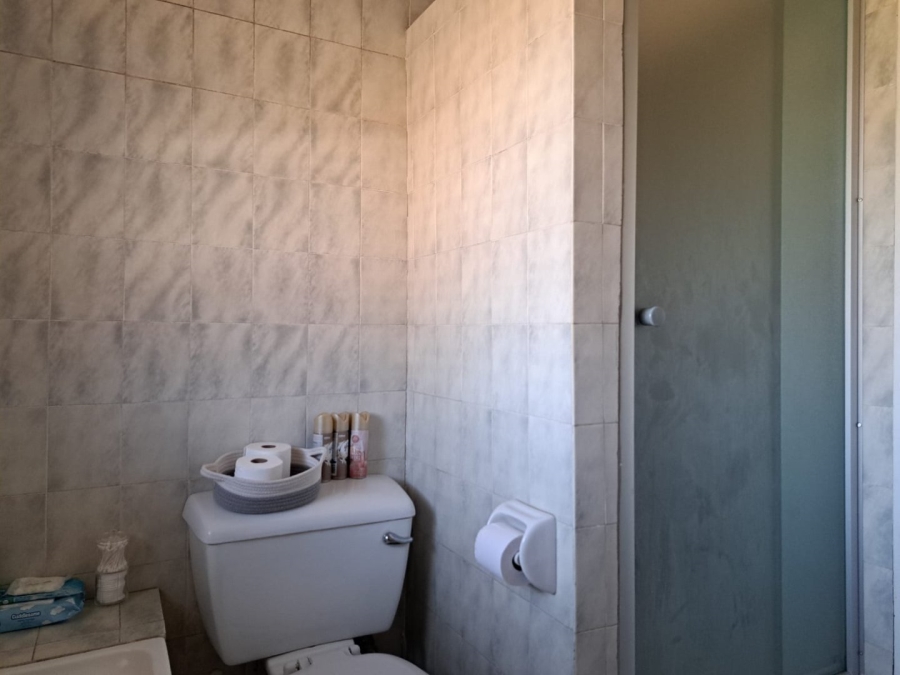 To Let 2 Bedroom Property for Rent in Atholl Gauteng