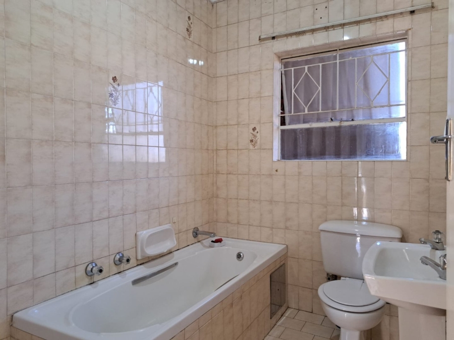 To Let 2 Bedroom Property for Rent in Atholl Gauteng