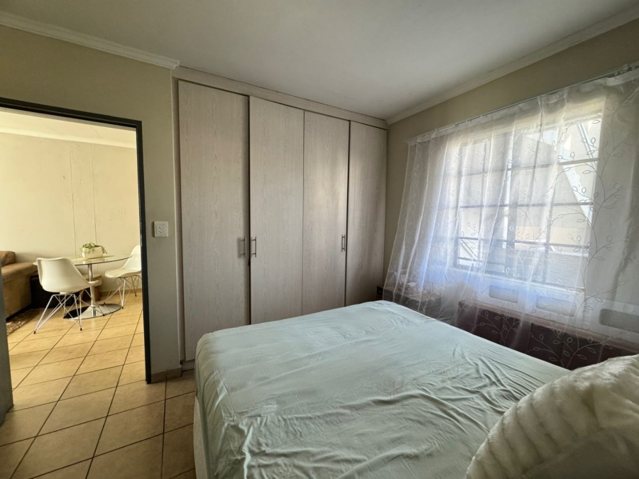 1 Bedroom Property for Sale in Noordwyk Gauteng